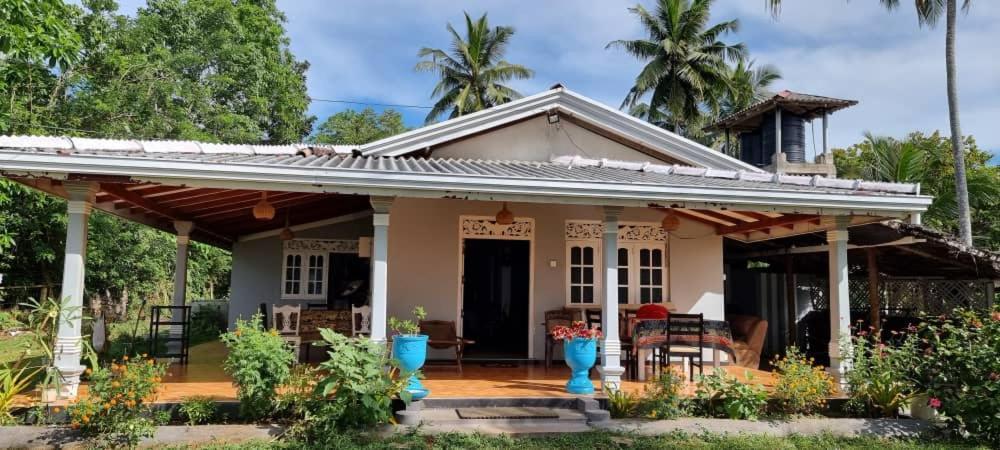 Tehan Homestay Dikwella Eksteriør billede